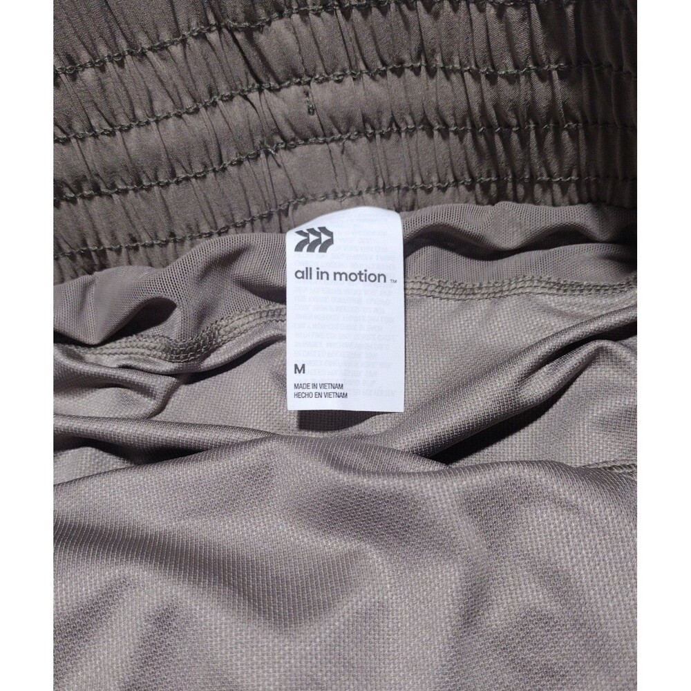 All In Motion - Size Med. Shorts - comfort and stretch - lightweight - Picture 4 of 6